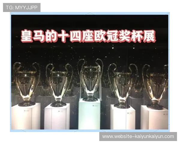 欧冠奖杯亮相巴黎时装周，体育与潮流跨界合作